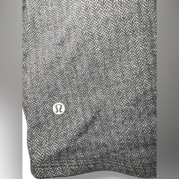 Lululemon‎ Rundful Gray Half Zip Pullover Shirt Size Medium (Est) EUC - Picture 3 of 9